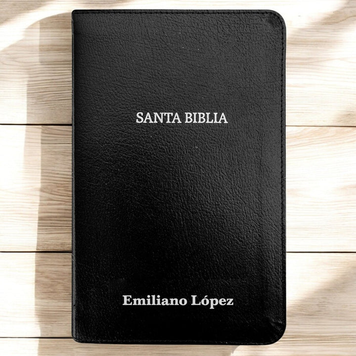 Santa Biblia compacta RVR1960 pequeña personalizada | Cuero regenerado | Negro | Custom Small RVR1960 Compact Holy Bible | Bonded Leather | Black | Shepherds Shelf - Shepherds Shelf